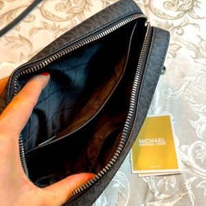 Brand New Michael Kors Jet Set Logo Crossbody 100% Authentic